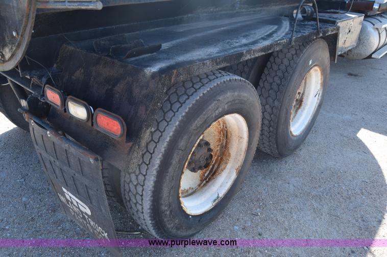 image for item J7075 1985 Ford 9000 pump truck