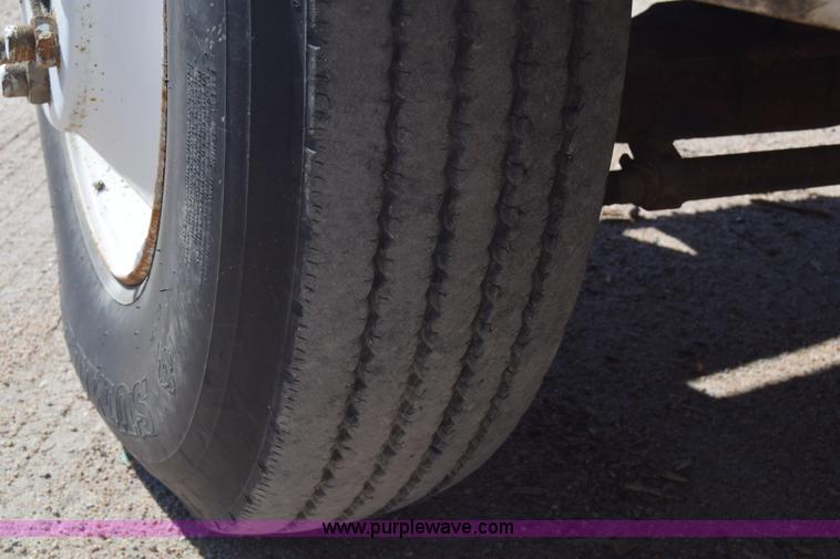 image for item J7075 1985 Ford 9000 pump truck