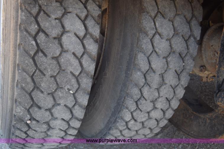 image for item J7075 1985 Ford 9000 pump truck