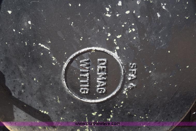 image for item J7075 1985 Ford 9000 pump truck