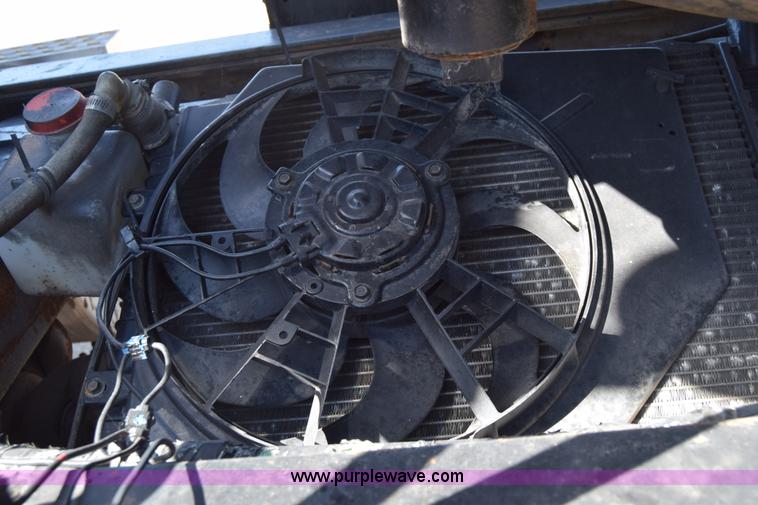 image for item J7075 1985 Ford 9000 pump truck