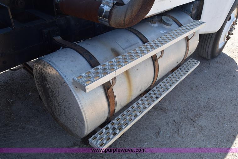 image for item J7075 1985 Ford 9000 pump truck