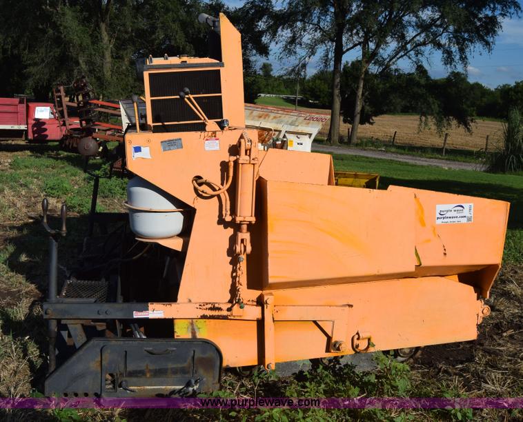 image for item J7852 Neal DM3000 paving machine