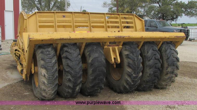 image for item J8718 2001 Ceepco pull scraper