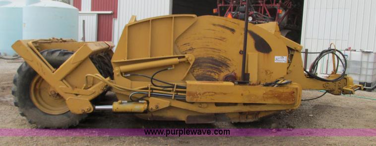 image for item J8718 2001 Ceepco pull scraper