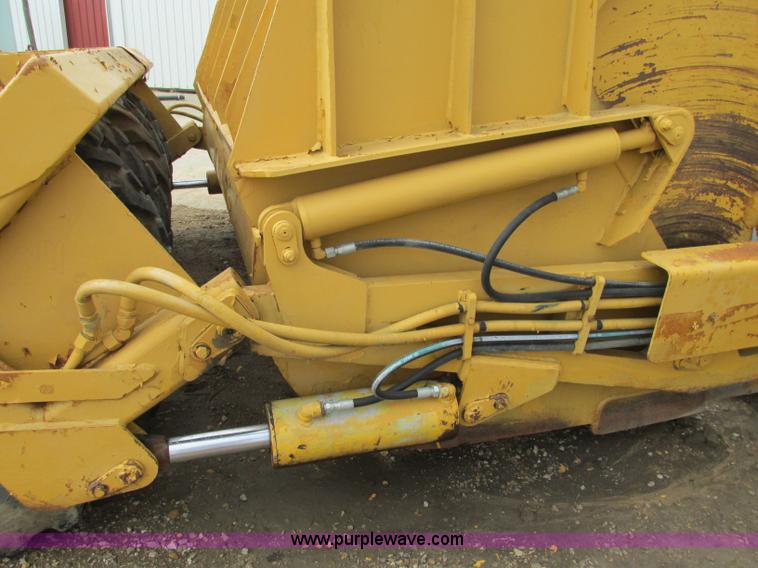 image for item J8718 2001 Ceepco pull scraper