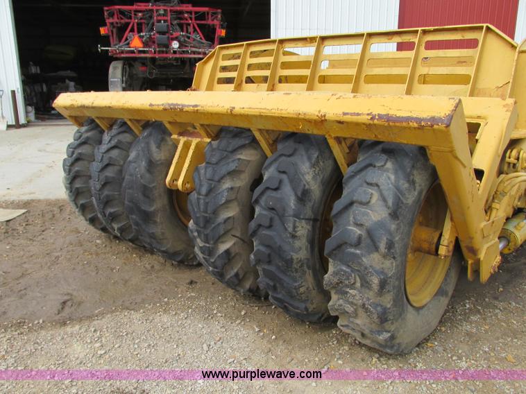 image for item J8718 2001 Ceepco pull scraper