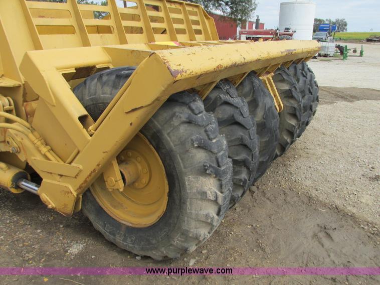 image for item J8718 2001 Ceepco pull scraper