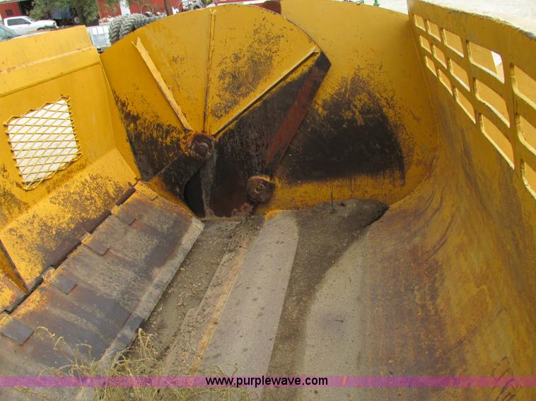 image for item J8718 2001 Ceepco pull scraper