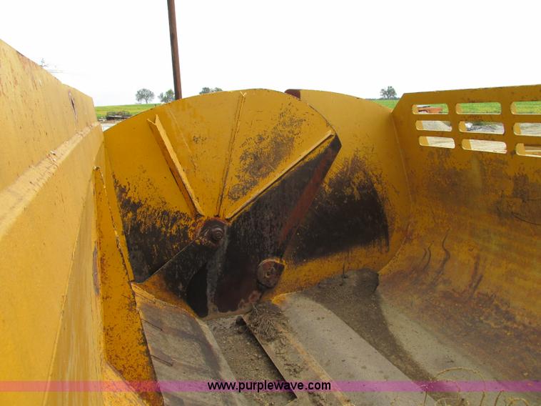 image for item J8718 2001 Ceepco pull scraper