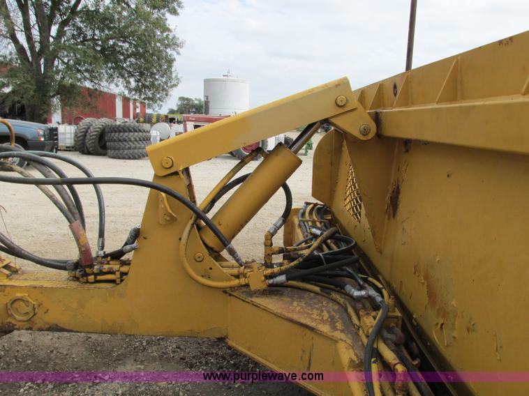 image for item J8718 2001 Ceepco pull scraper