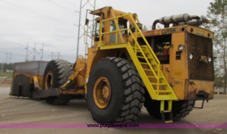 image for item J8725 1979 Clark Michigan 380 dozer