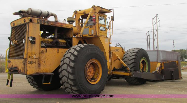 image for item J8725 1979 Clark Michigan 380 dozer
