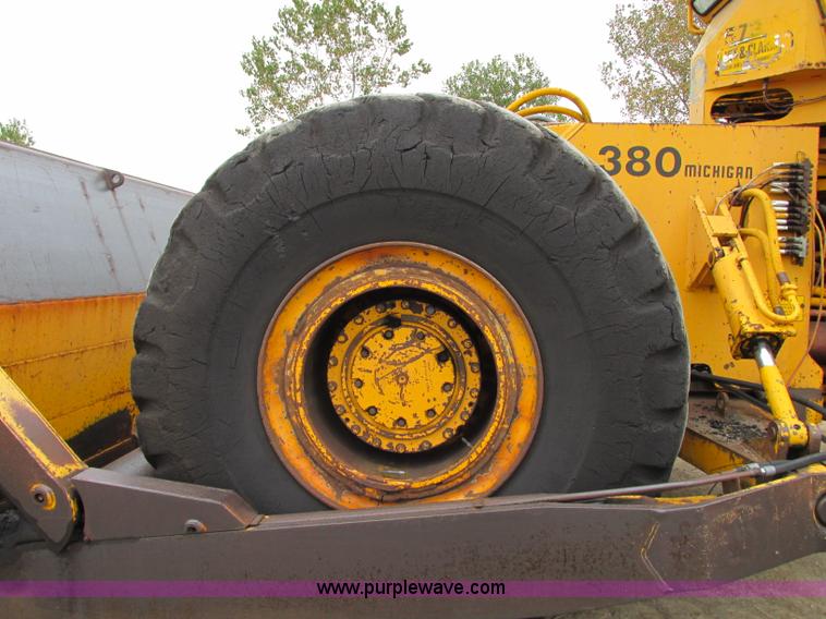 image for item J8725 1979 Clark Michigan 380 dozer