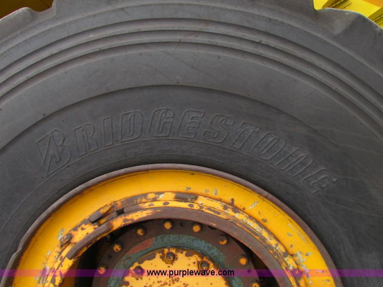 image for item J8725 1979 Clark Michigan 380 dozer