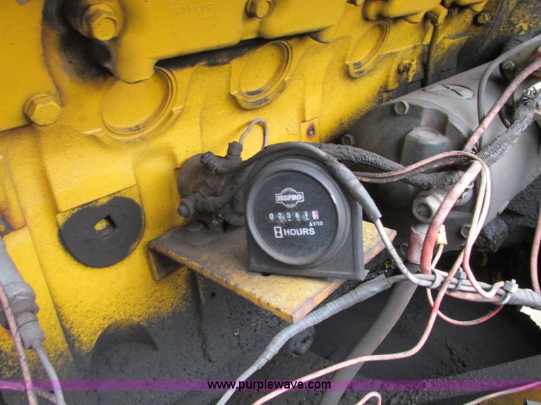 image for item J8725 1979 Clark Michigan 380 dozer