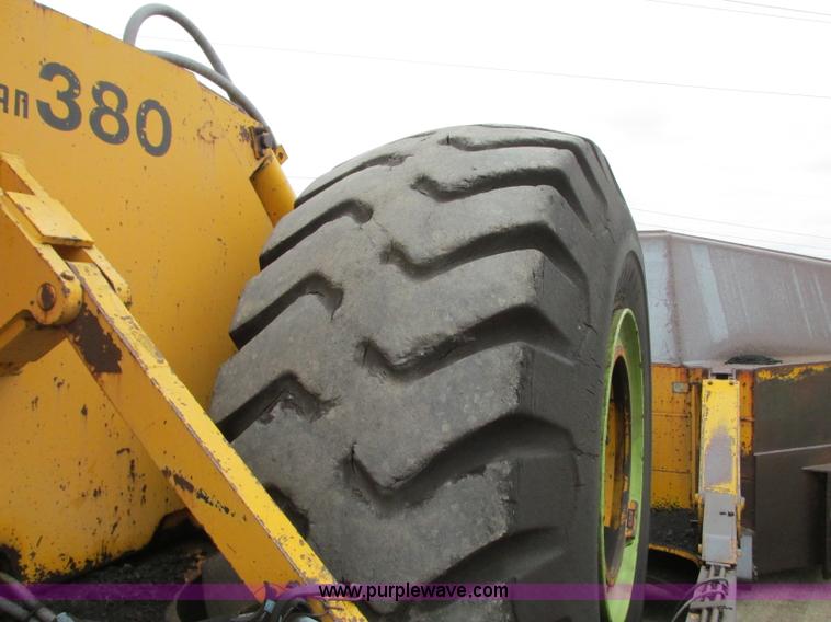 image for item J8725 1979 Clark Michigan 380 dozer