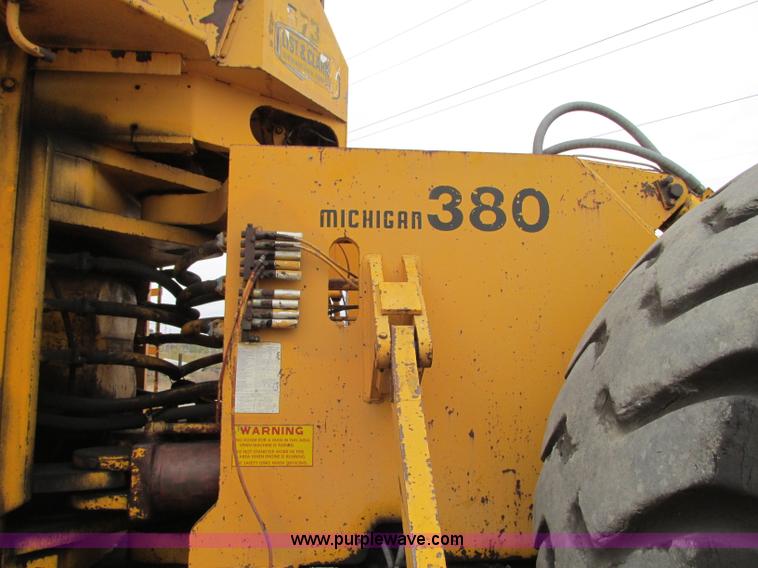 image for item J8725 1979 Clark Michigan 380 dozer