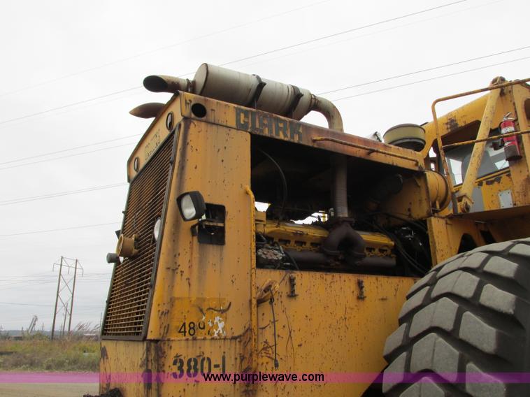 image for item J8725 1979 Clark Michigan 380 dozer