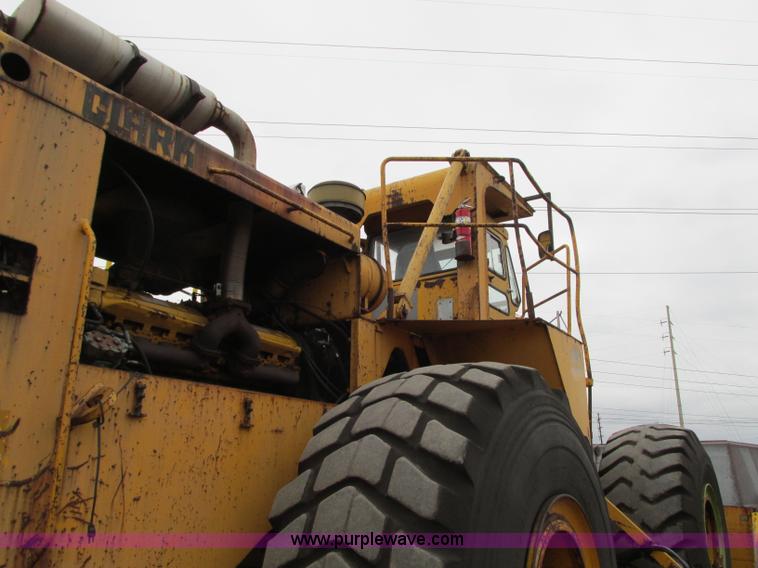 image for item J8725 1979 Clark Michigan 380 dozer