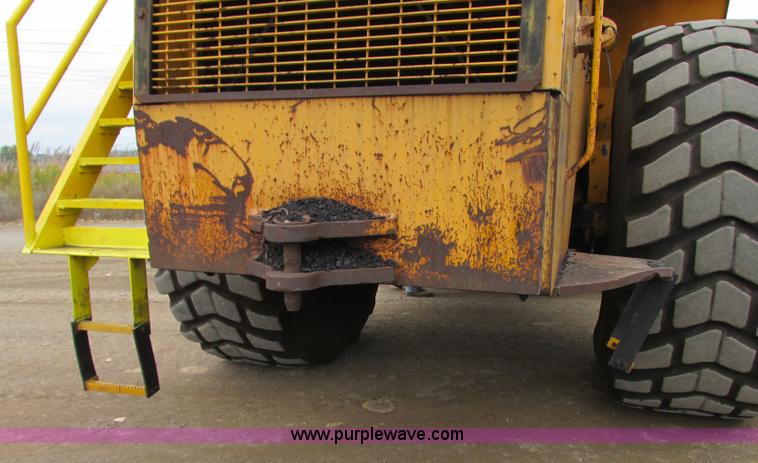 image for item J8725 1979 Clark Michigan 380 dozer
