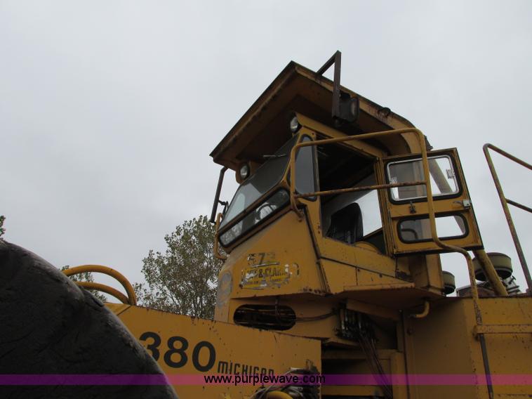 image for item J8725 1979 Clark Michigan 380 dozer