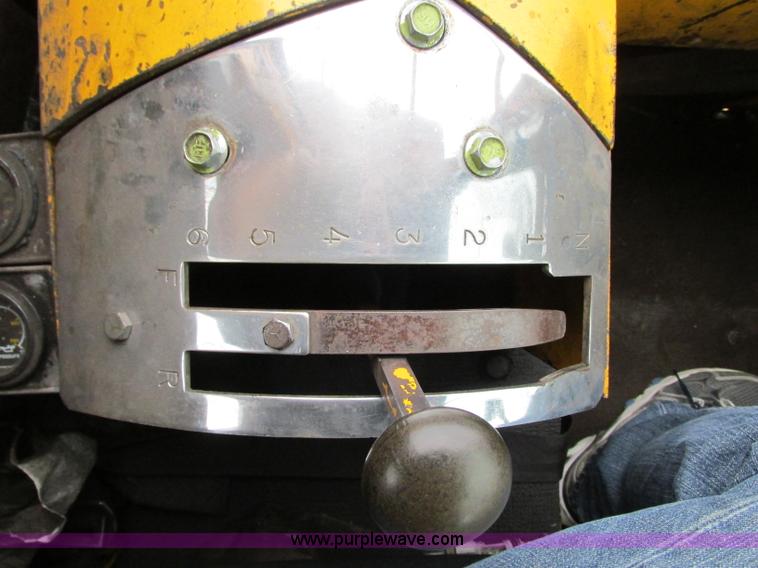 image for item J8725 1979 Clark Michigan 380 dozer