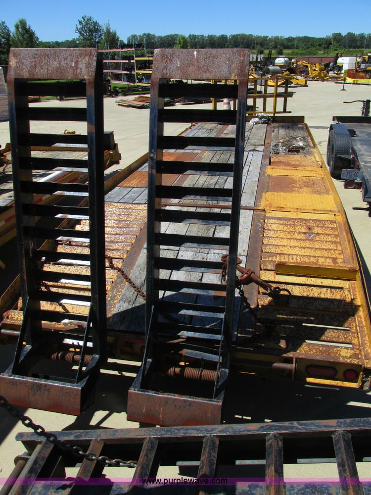 image for item K5147 2004 Redi Haul R26210PFHDE-102 equipment trailer