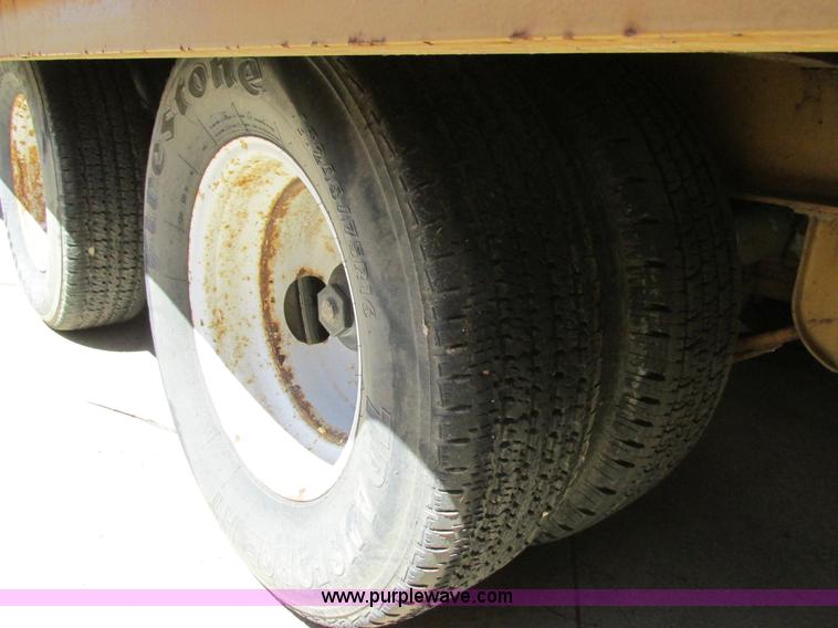 image for item K5147 2004 Redi Haul R26210PFHDE-102 equipment trailer