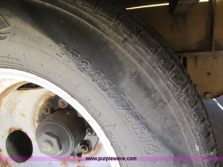 image for item K5147 2004 Redi Haul R26210PFHDE-102 equipment trailer