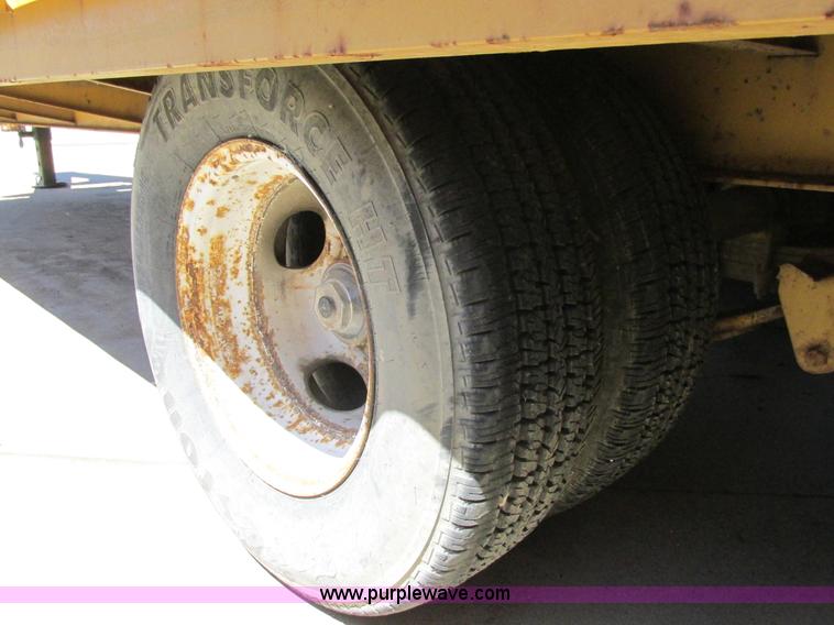 image for item K5147 2004 Redi Haul R26210PFHDE-102 equipment trailer