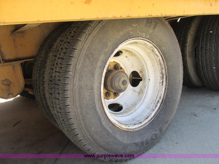 image for item K5147 2004 Redi Haul R26210PFHDE-102 equipment trailer