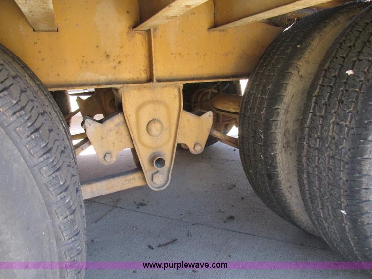 image for item K5147 2004 Redi Haul R26210PFHDE-102 equipment trailer