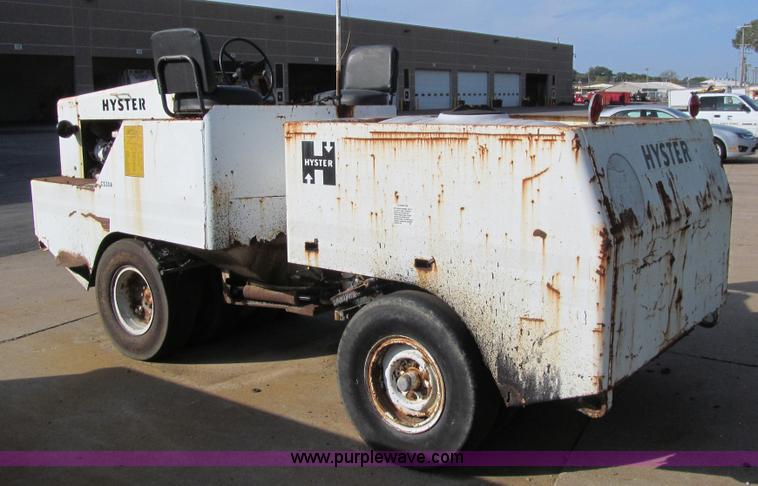 image for item K6369 Hyster C530A pneumatic roller