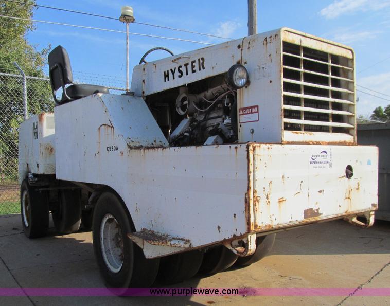 image for item K6369 Hyster C530A pneumatic roller