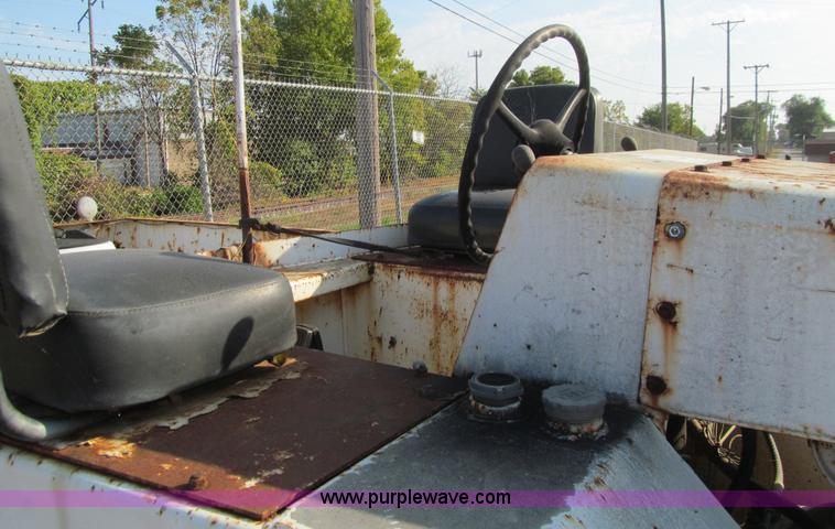 image for item K6369 Hyster C530A pneumatic roller