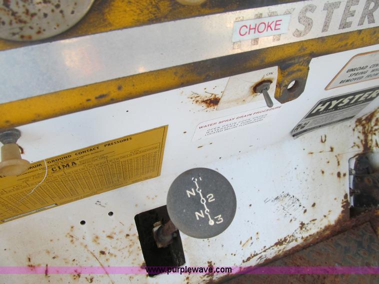 image for item K6369 Hyster C530A pneumatic roller