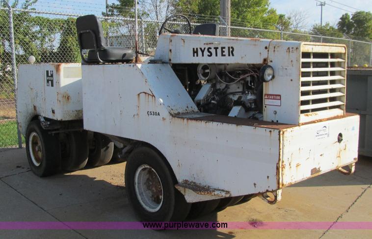 image for item K6369 Hyster C530A pneumatic roller