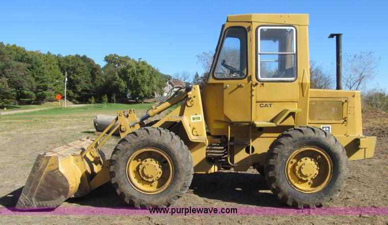 image for item K6385 1977 Caterpillar 910 wheel loader