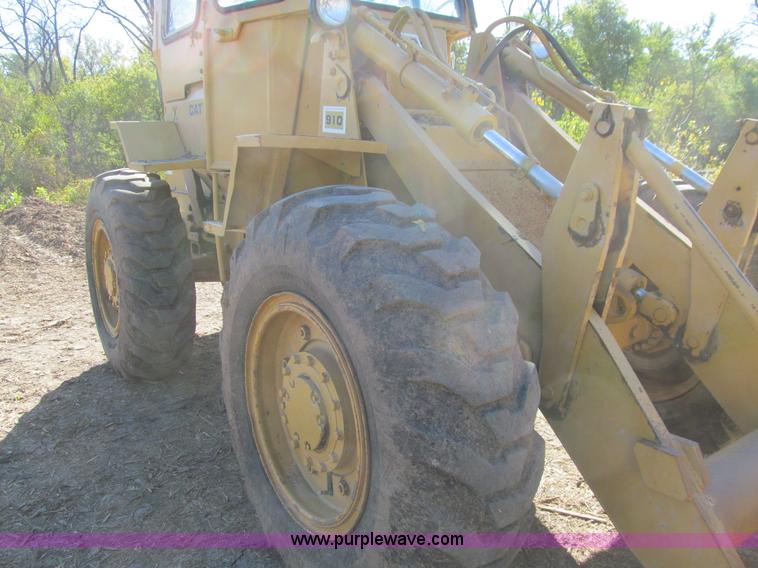 image for item K6385 1977 Caterpillar 910 wheel loader