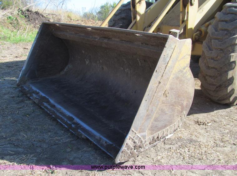 image for item K6385 1977 Caterpillar 910 wheel loader