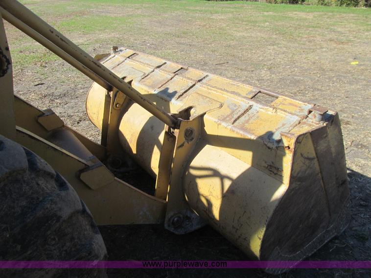 image for item K6385 1977 Caterpillar 910 wheel loader