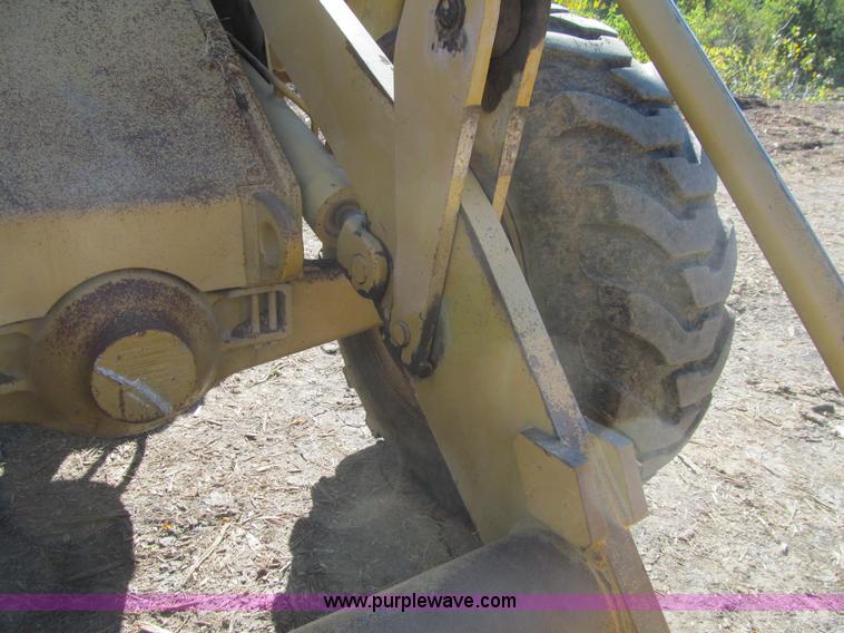image for item K6385 1977 Caterpillar 910 wheel loader