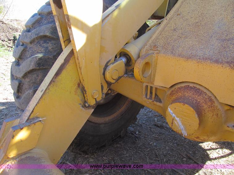 image for item K6385 1977 Caterpillar 910 wheel loader