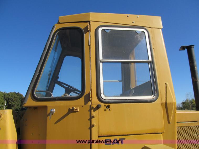 image for item K6385 1977 Caterpillar 910 wheel loader