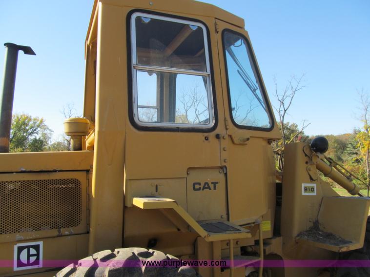 image for item K6385 1977 Caterpillar 910 wheel loader