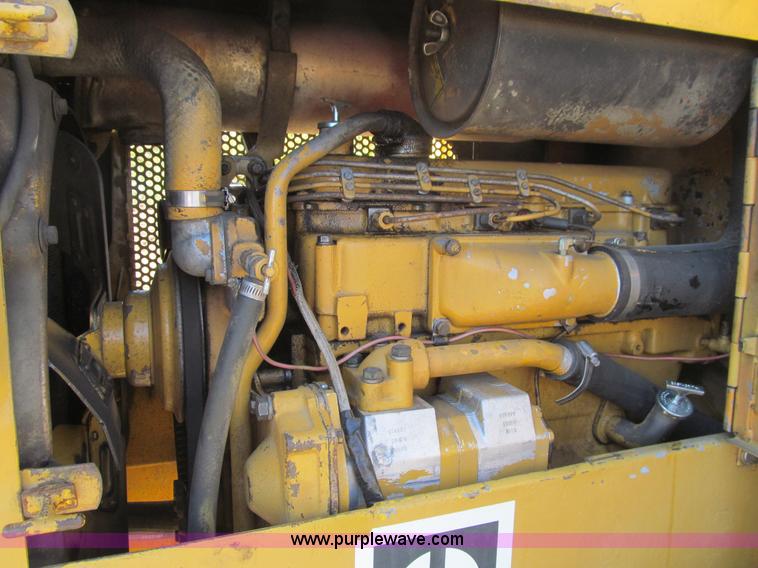 image for item K6385 1977 Caterpillar 910 wheel loader