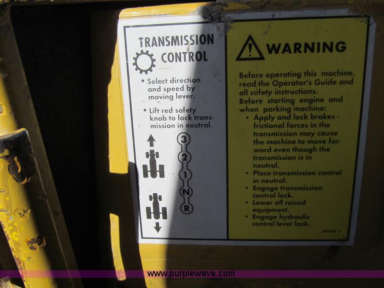 image for item K6385 1977 Caterpillar 910 wheel loader