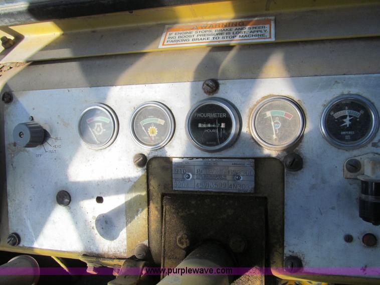 image for item K6385 1977 Caterpillar 910 wheel loader