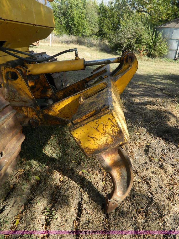 image for item K8221 2003 John Deere 750C Series II dozer